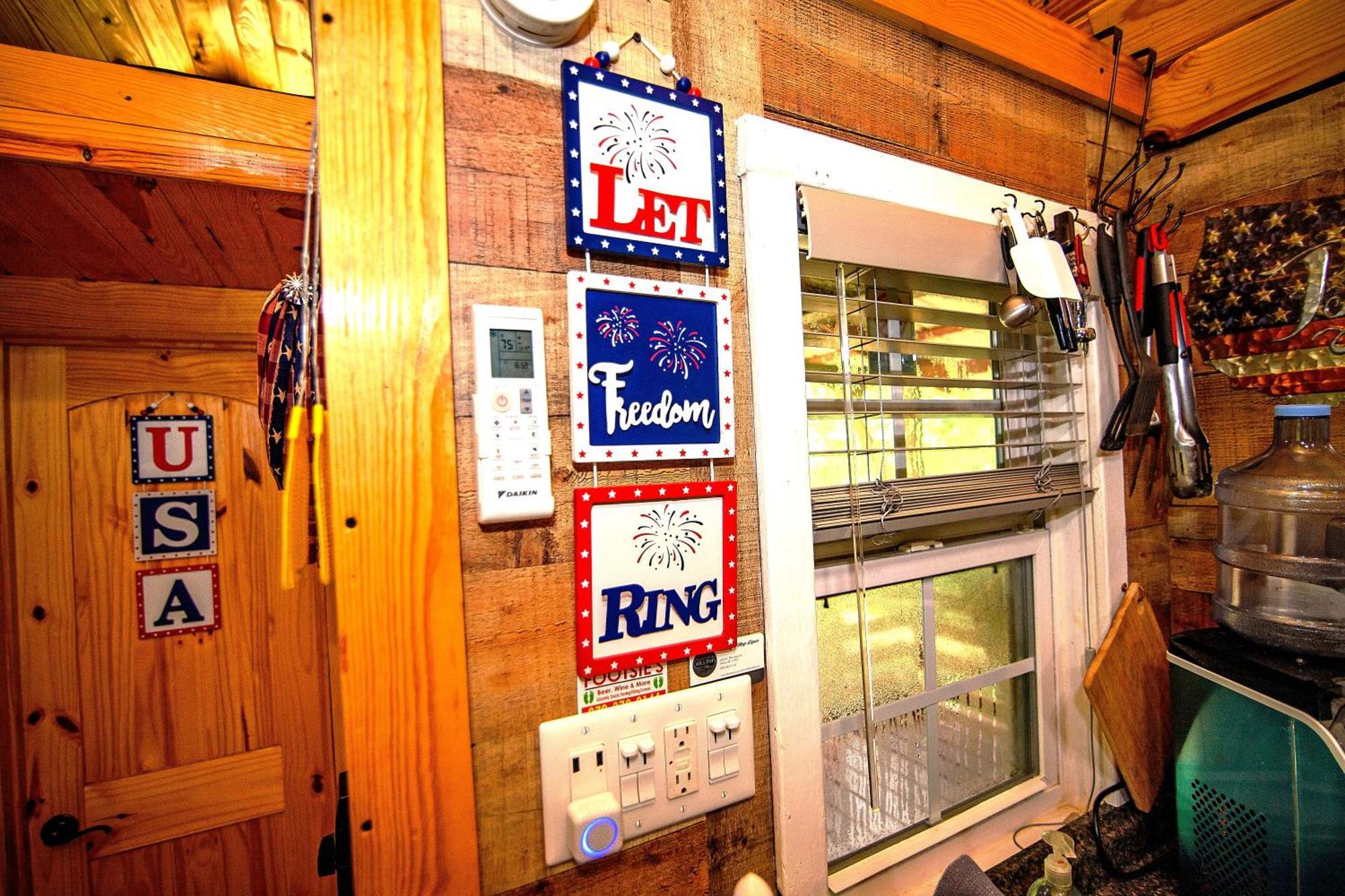 The Americana - Parker Creek Bend Cabins 默弗里斯伯勒 外观 照片